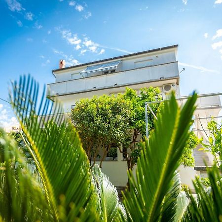 Apartmani Centar Palit ภายนอก รูปภาพ