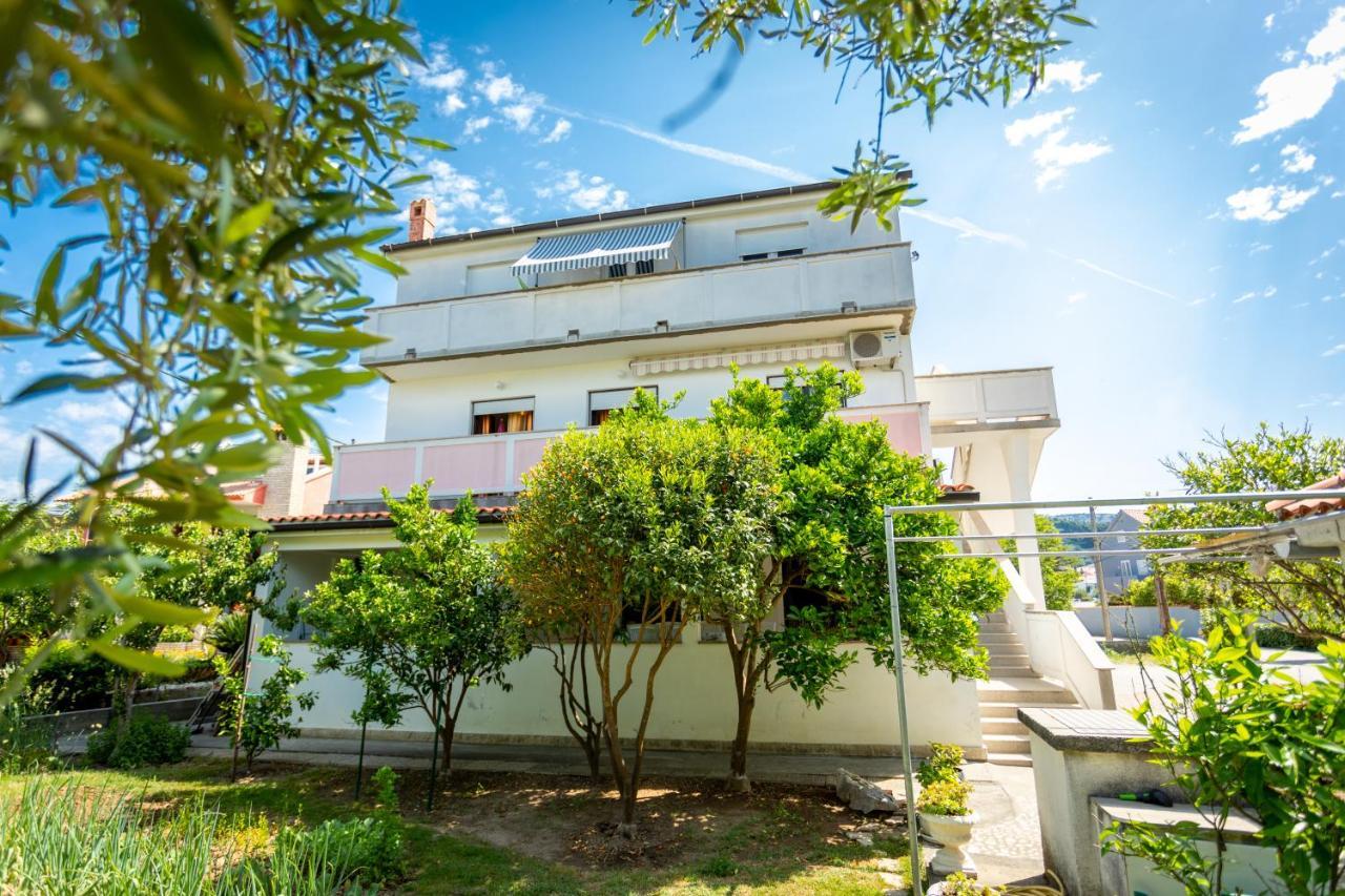 Apartmani Centar Palit ภายนอก รูปภาพ