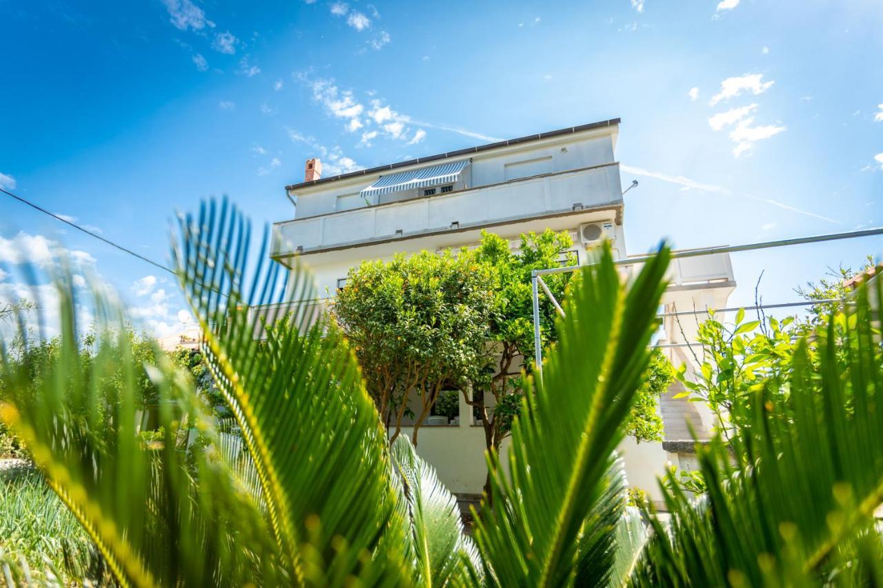 Apartmani Centar Palit ภายนอก รูปภาพ