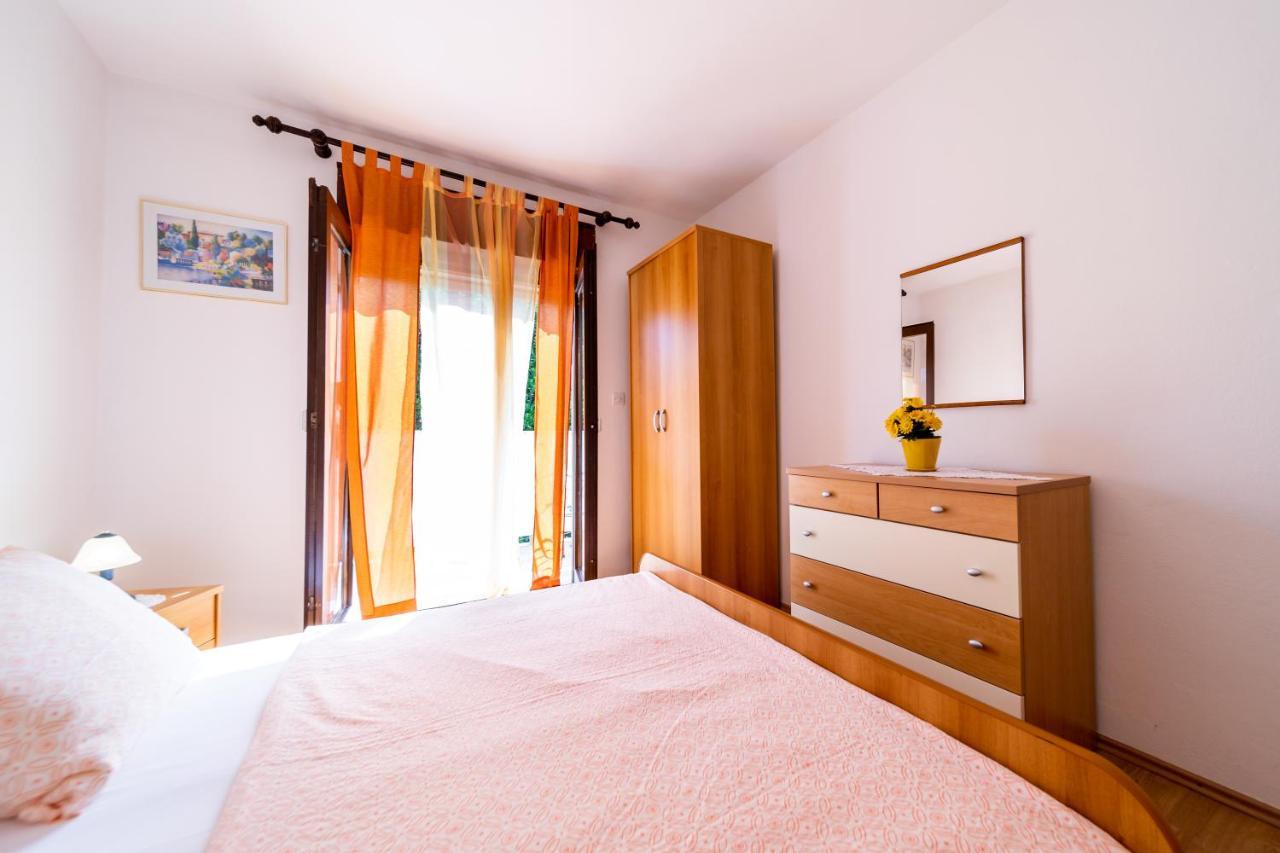 Apartmani Centar Palit ภายนอก รูปภาพ