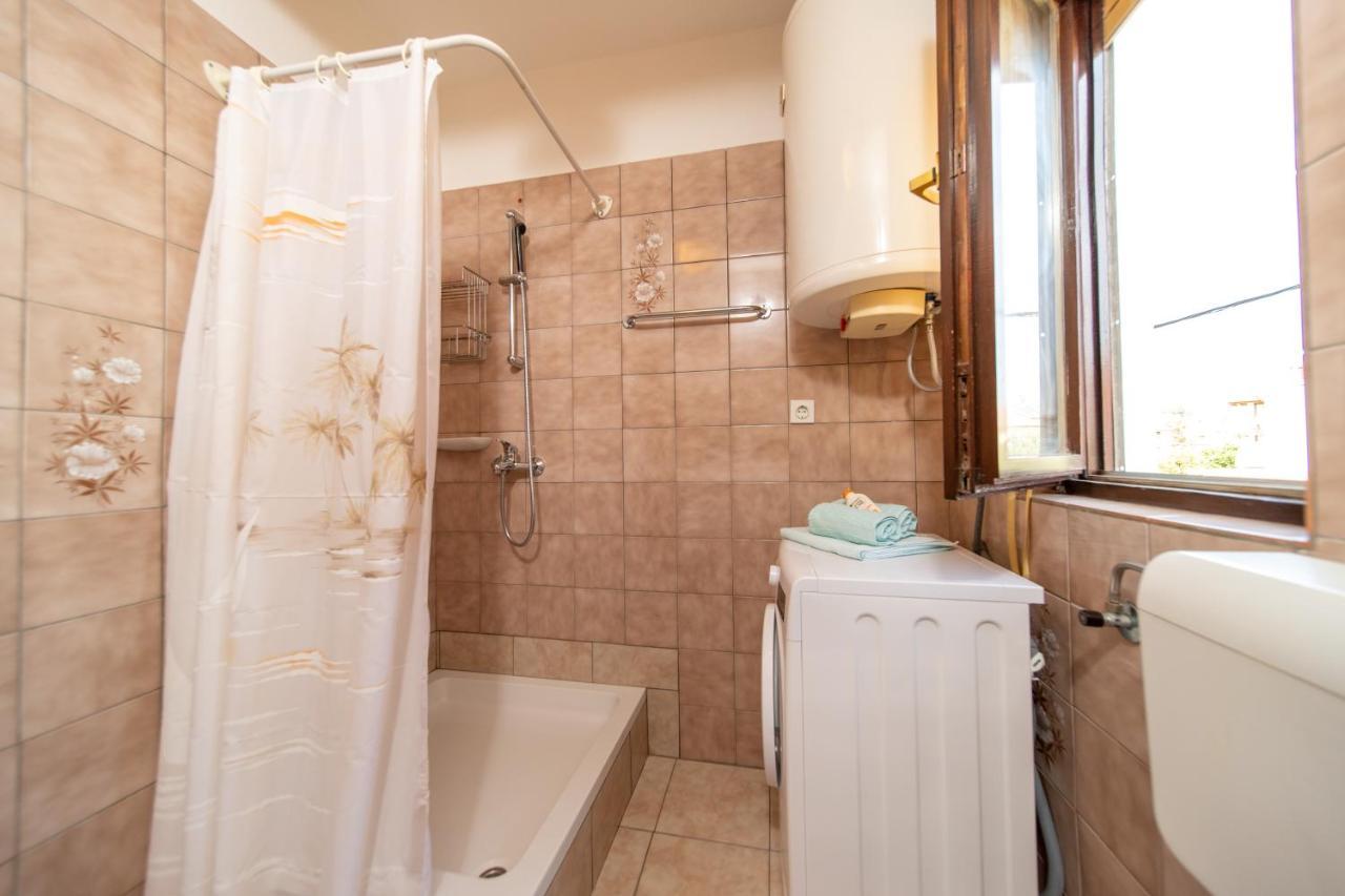 Apartmani Centar Palit ภายนอก รูปภาพ