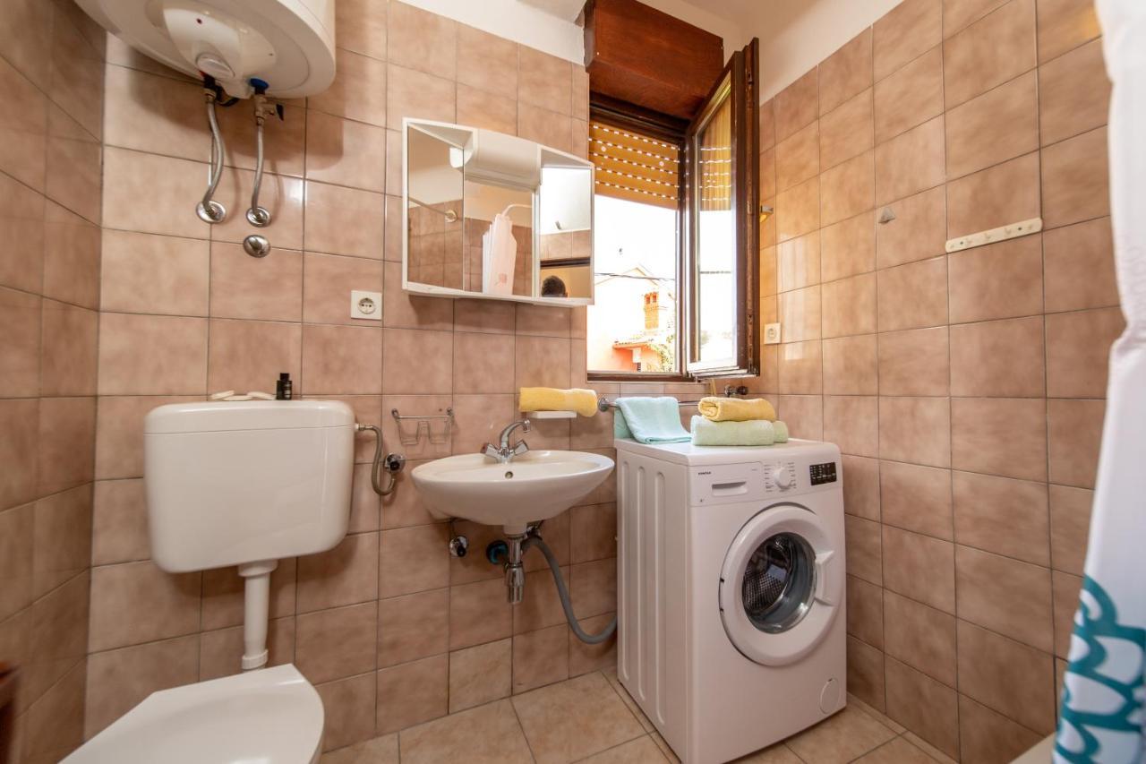 Apartmani Centar Palit ภายนอก รูปภาพ