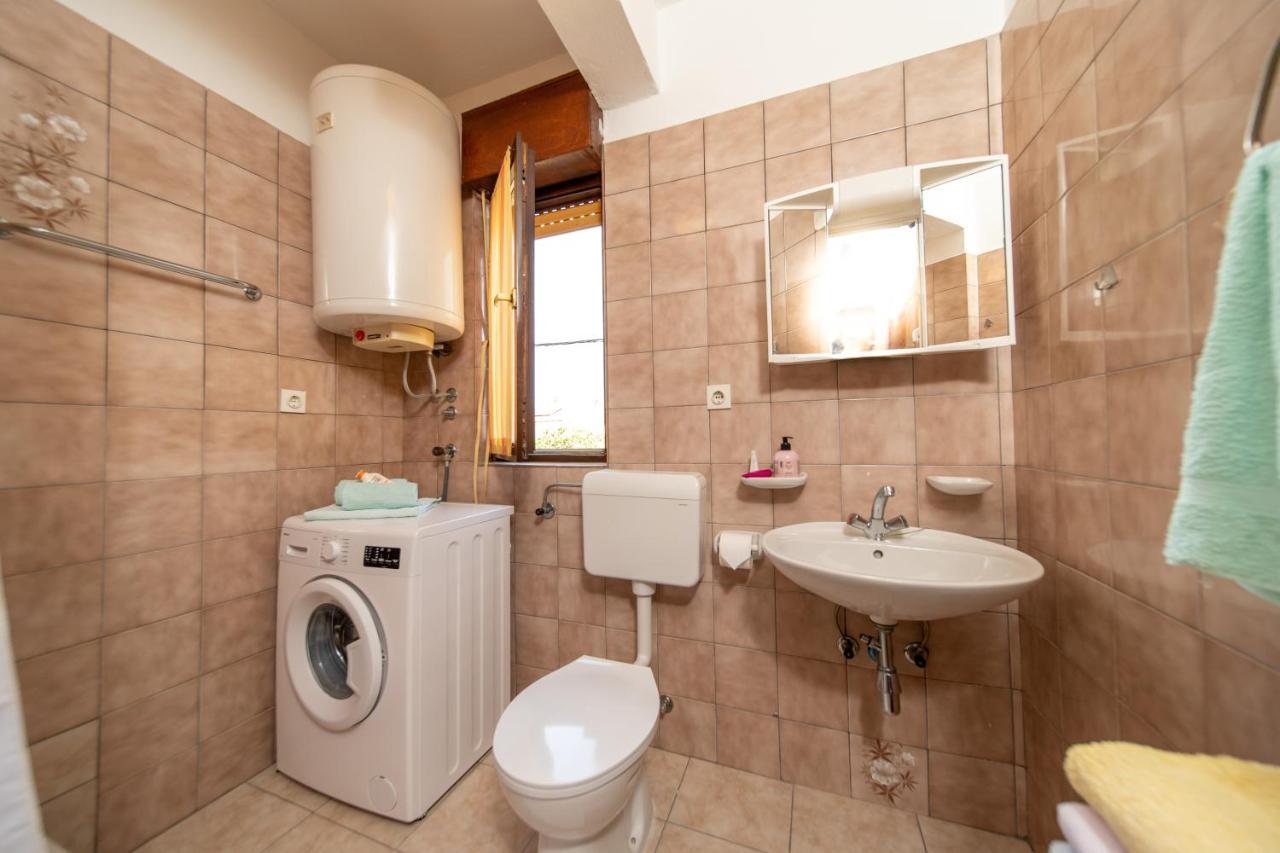 Apartmani Centar Palit ภายนอก รูปภาพ