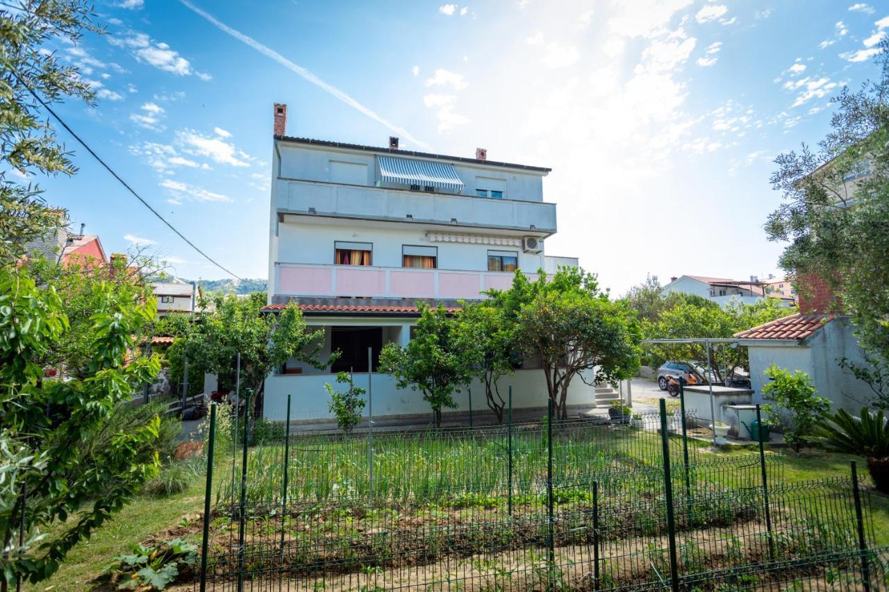 Apartmani Centar Palit ภายนอก รูปภาพ