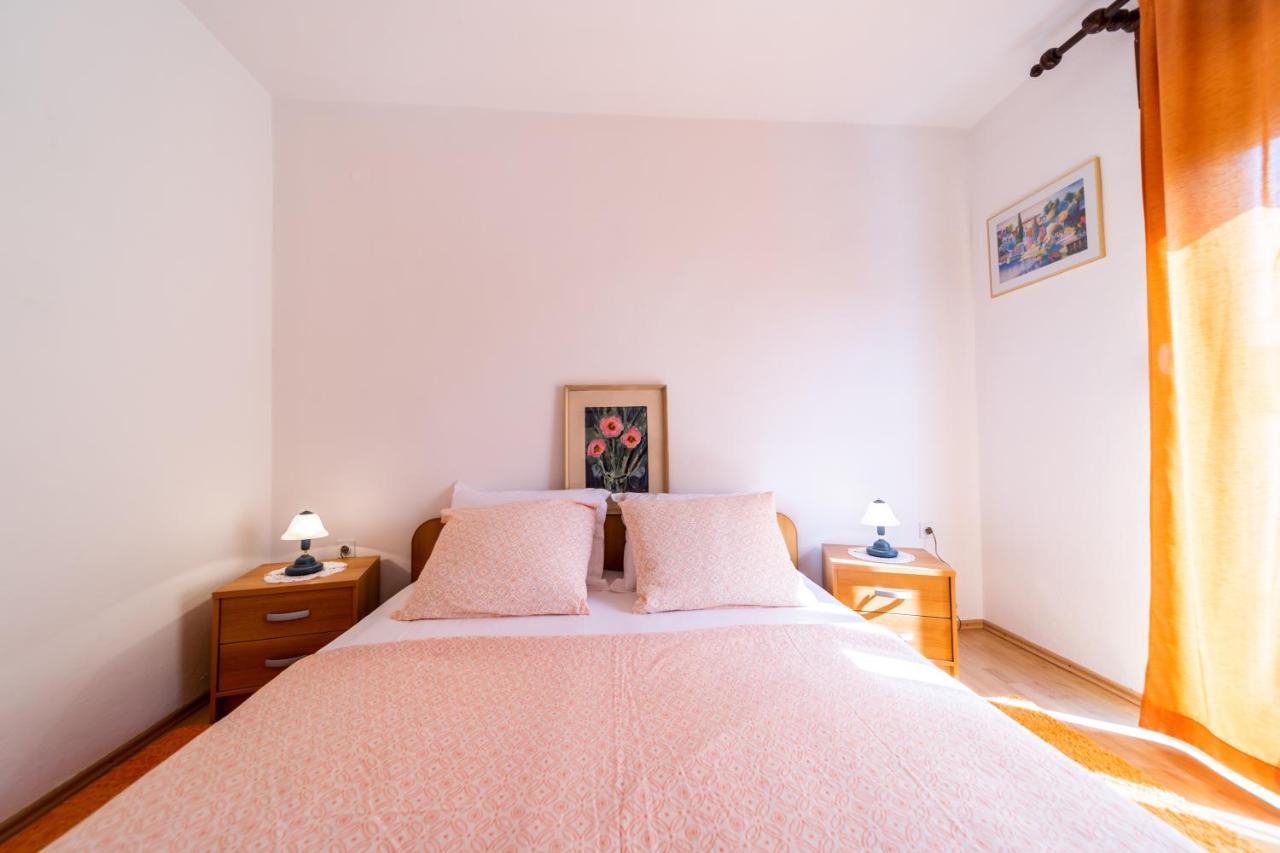 Apartmani Centar Palit ภายนอก รูปภาพ