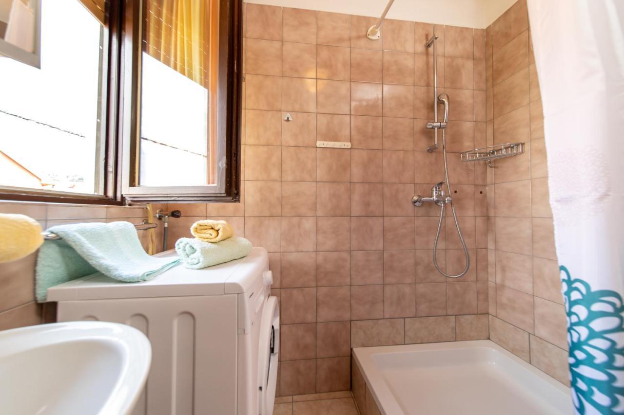 Apartmani Centar Palit ภายนอก รูปภาพ