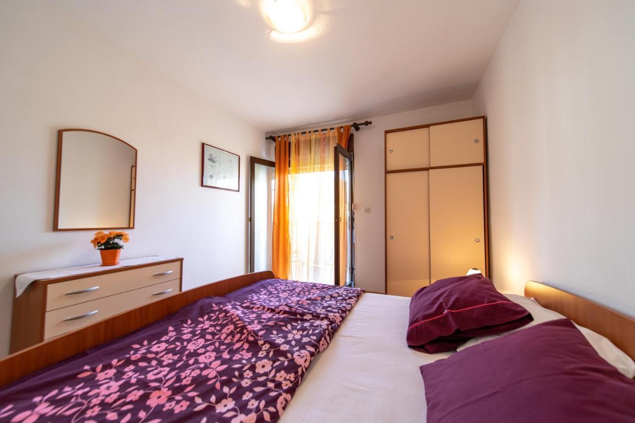 Apartmani Centar Palit ภายนอก รูปภาพ