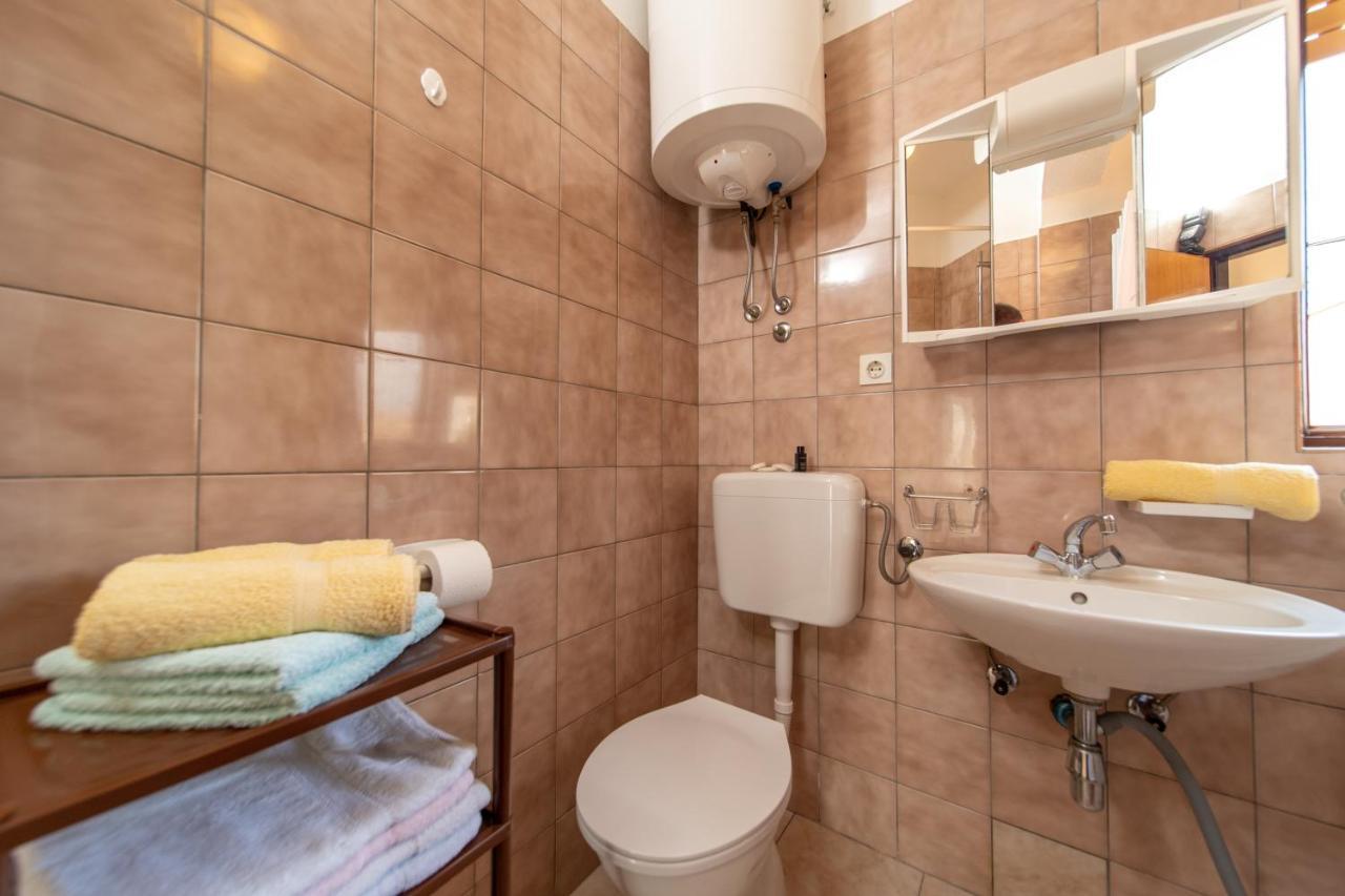 Apartmani Centar Palit ภายนอก รูปภาพ