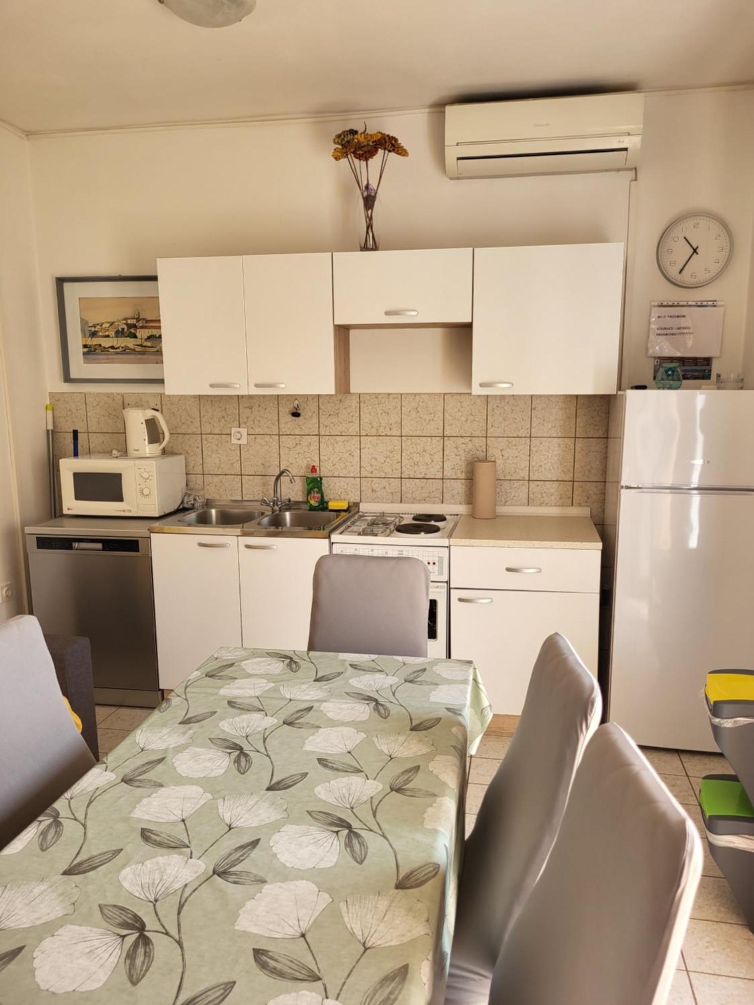 Apartmani Centar Palit ภายนอก รูปภาพ